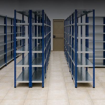 Estantería de ángulo ranurado para productos y cajas